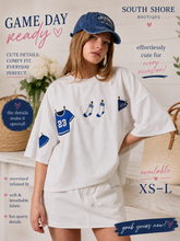 SHORT SLEEVE TOP WITH "GAMEDAY" GRAPHIC